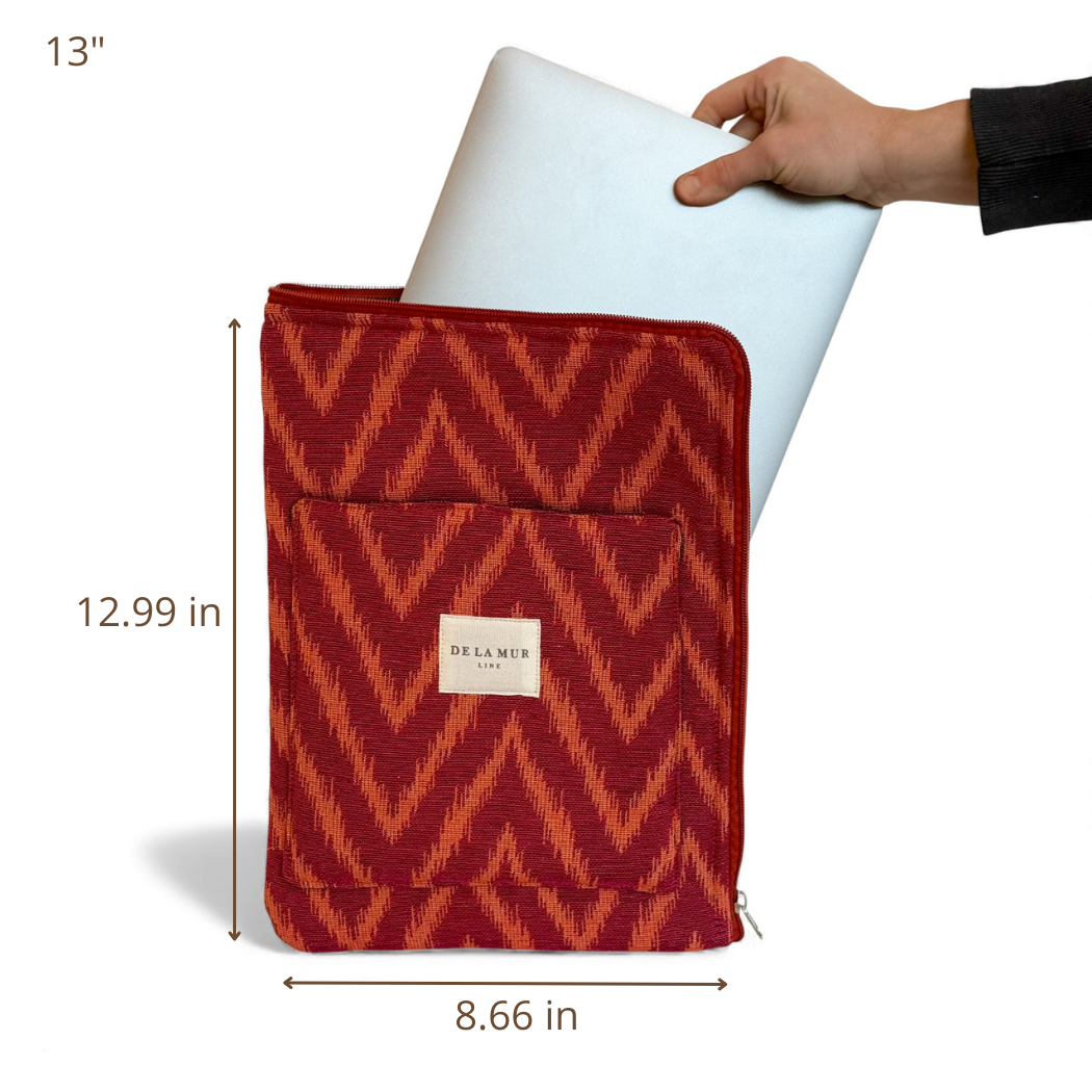 DE LA MUR Fuego laptop bag 13 inch size diagram, 12.99 by 8.66 inches