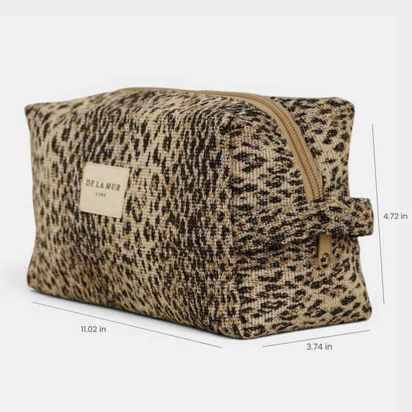 DE LA MUR leopard jacquard makeup bag, side view with 11.02x4.72x3.74 in dimensions