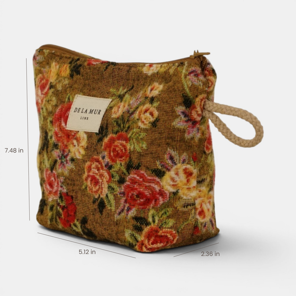 Floral jacquard DE LA MUR makeup bag, three-quarter view with 7.48x5.12x2.36 in dimensions