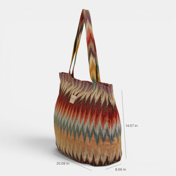 DE LA MUR Guana zigzag jacquard bag, side view with dimensions 20.08 x 14.57 x 8.66 in