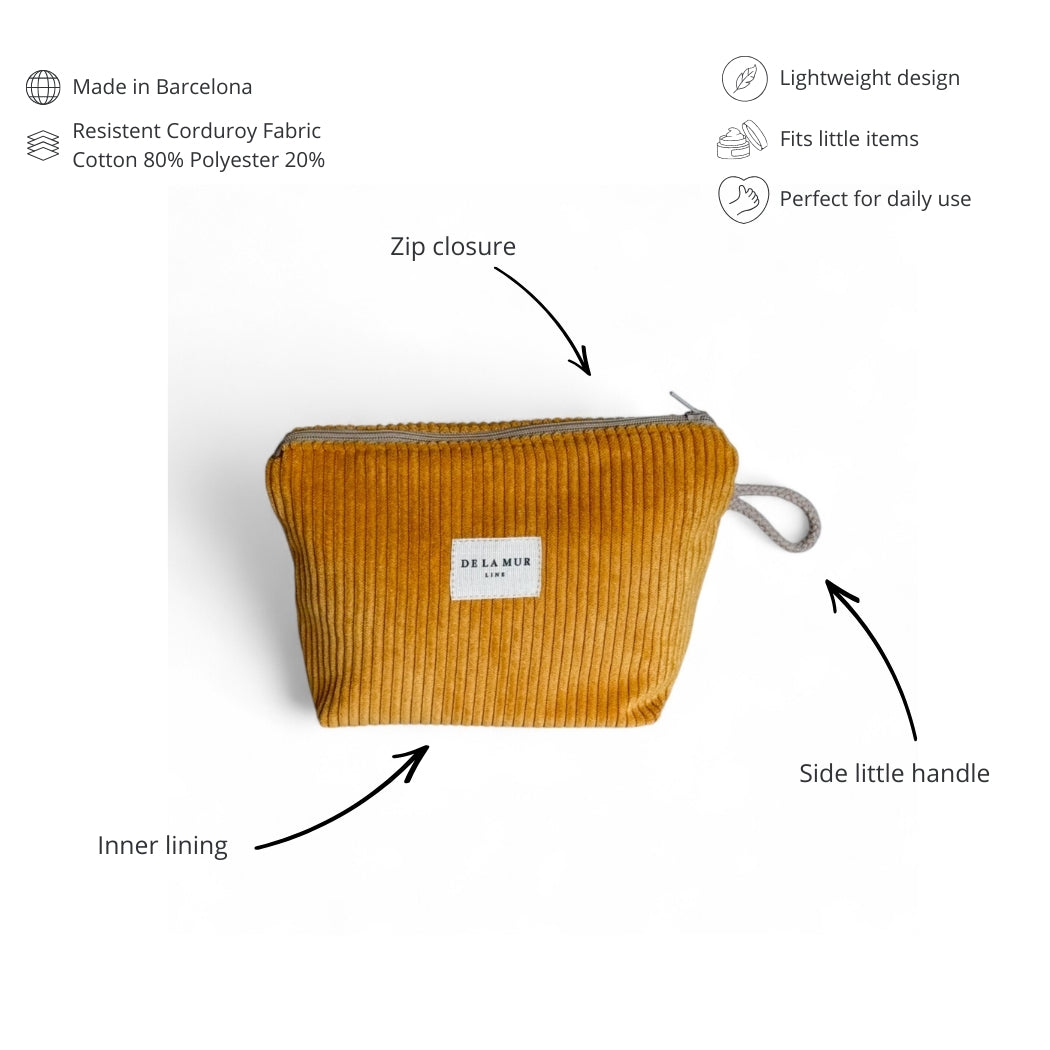 DE LA MUR Taz corduroy bag features: zip closure, side handle and inner lining