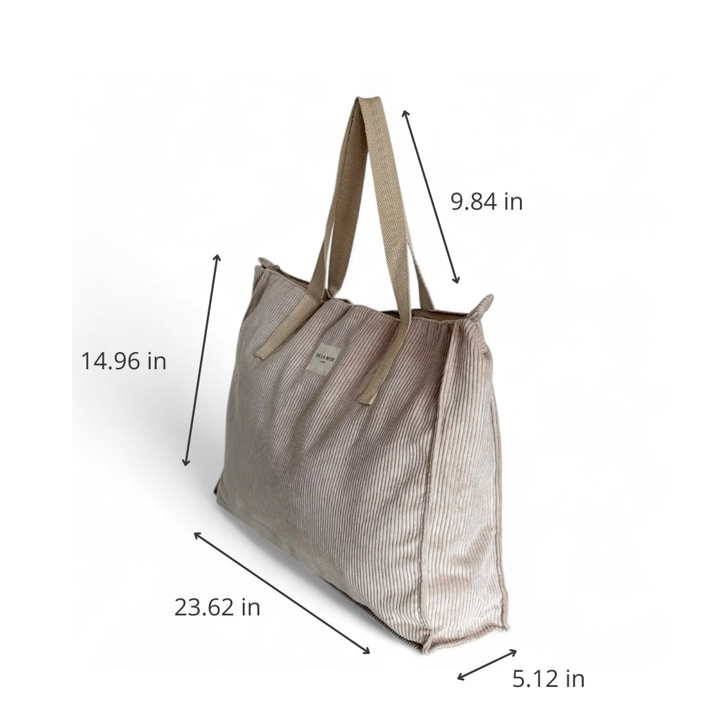 DE LA MUR weekender bag dimensions diagram in inches, three-quarter view