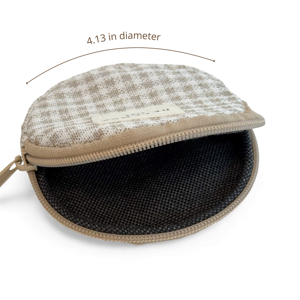 Open DE LA MUR gingham coin purse showing lined interior, 4.13 in diameter