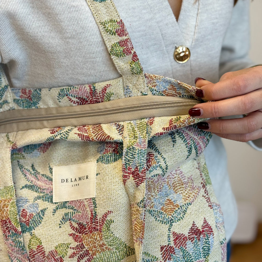 Medium Zippered Bag Color