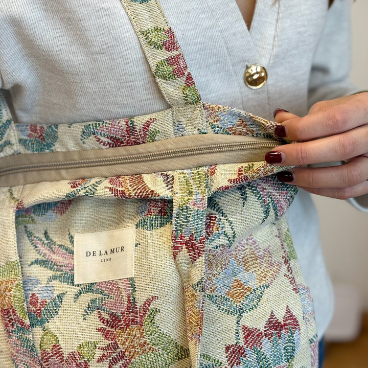 Medium Zippered Bag Color