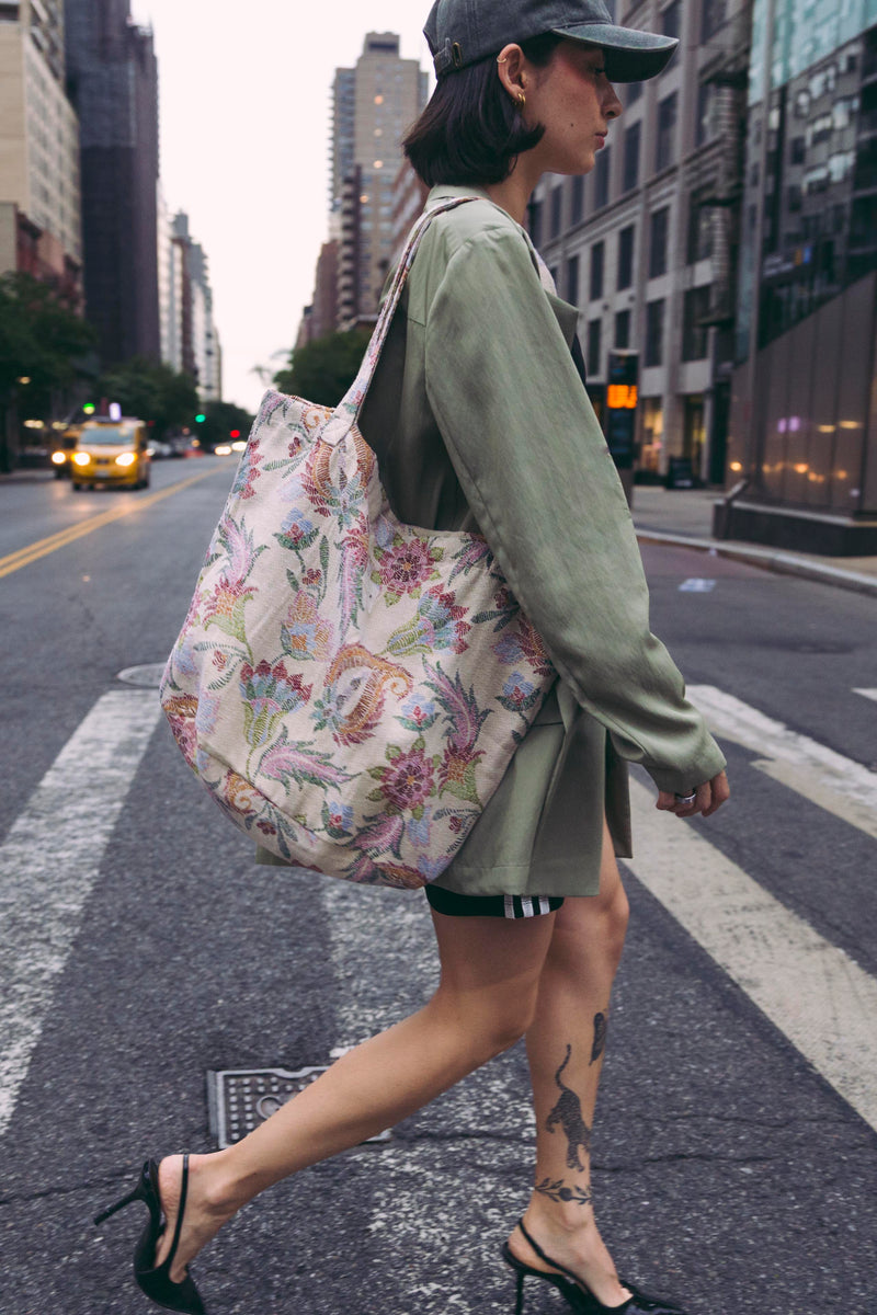 Floral Jacquard Large Zippered Bag – Multicolor (Color)