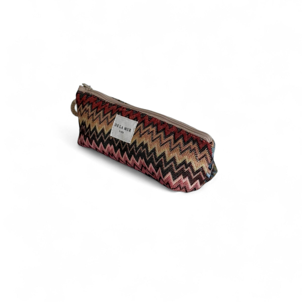DE LA MUR Monte zigzag jacquard pencil case, three-quarter side view