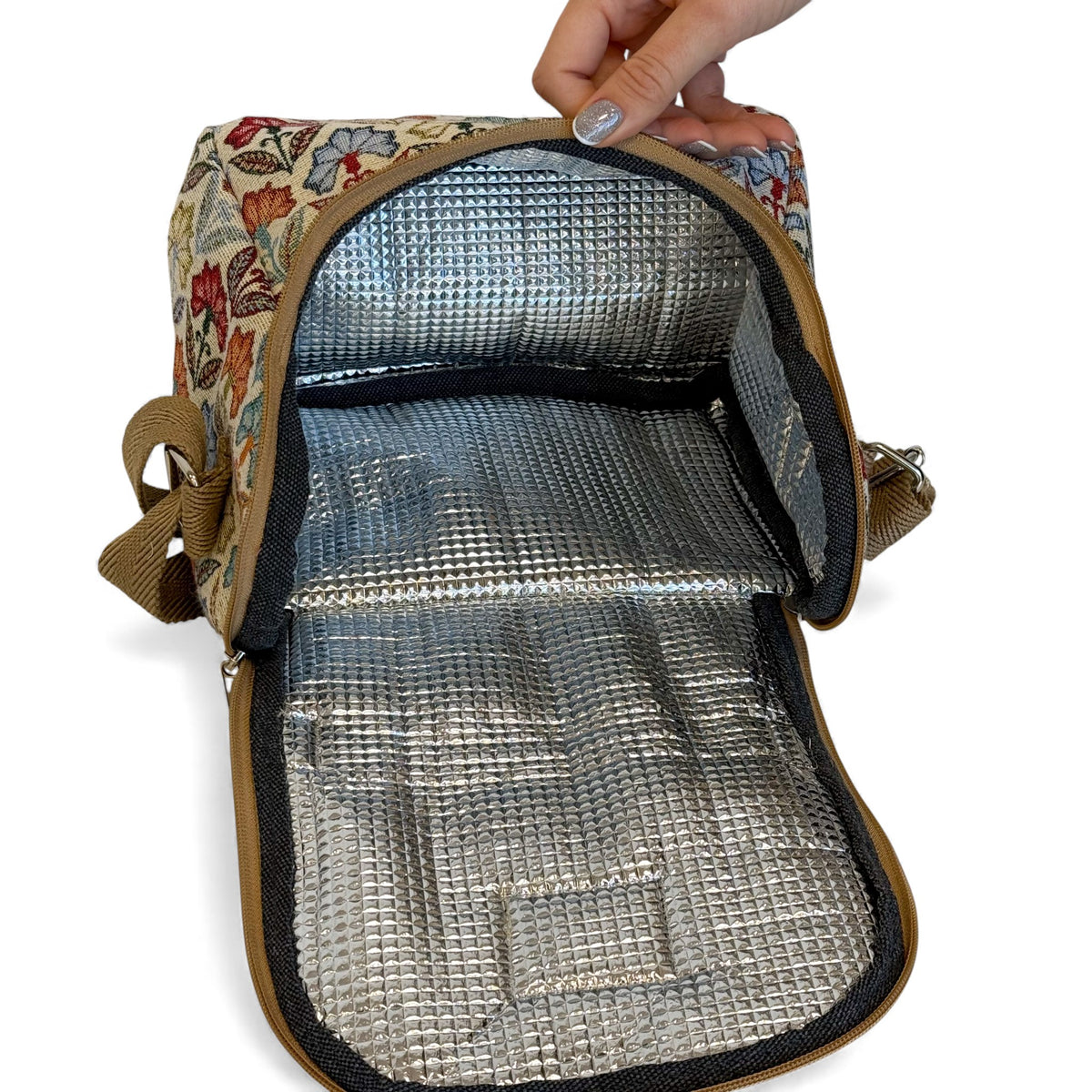 Interior view of the DE LA MUR Flora lunch bag thermal insulation lining