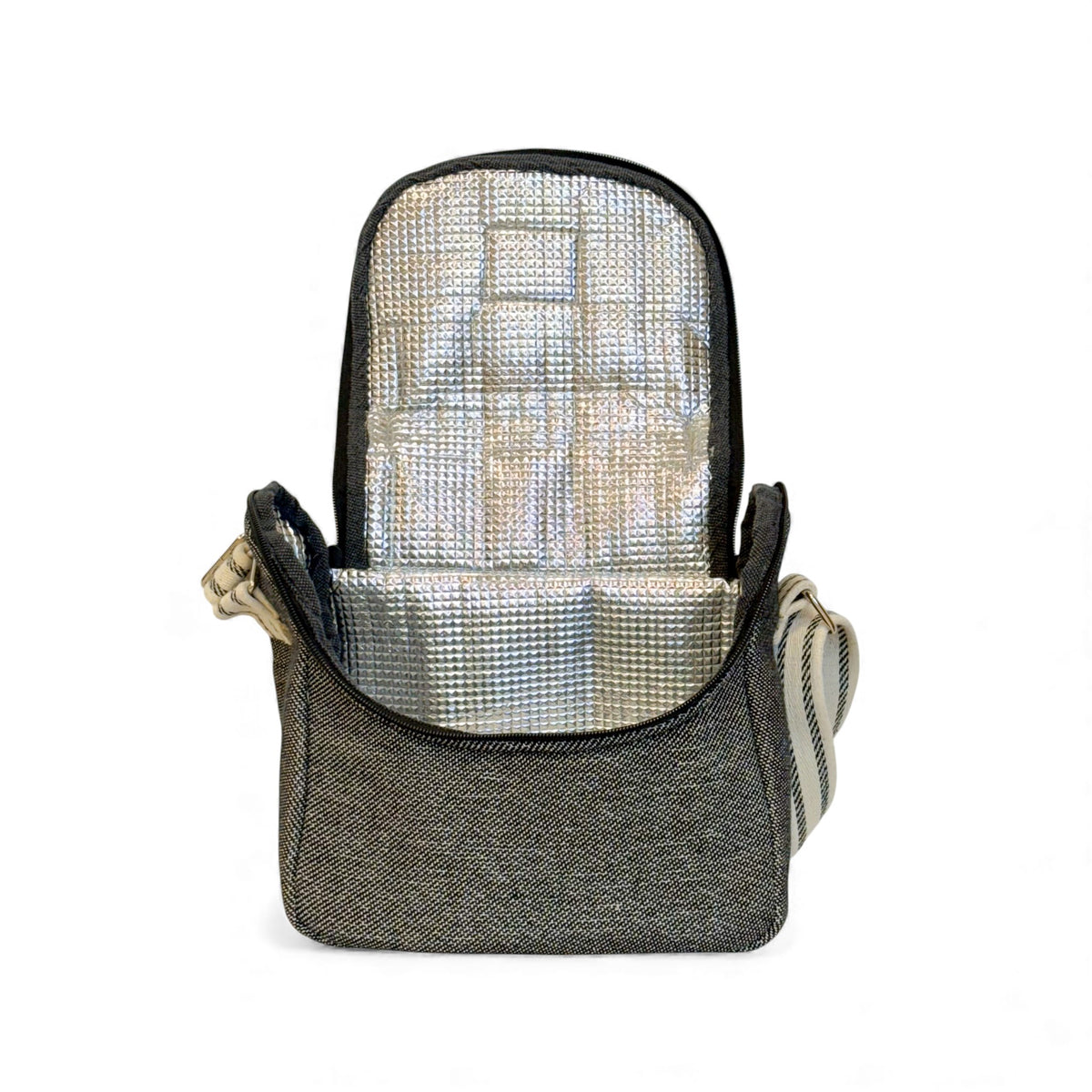Open DE LA MUR Sinay lunch bag showing the foil thermal insulated lining