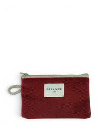 DE LA MUR Bore coin purse in burgundy textured cotton with zip and wrist loop, front view