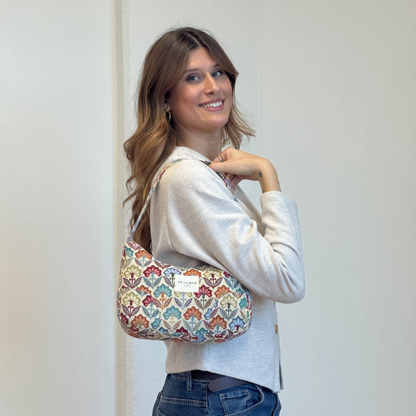 Model with the DE LA MUR Floral Jacquard Shoulder Bag – Multicolor (Flora)