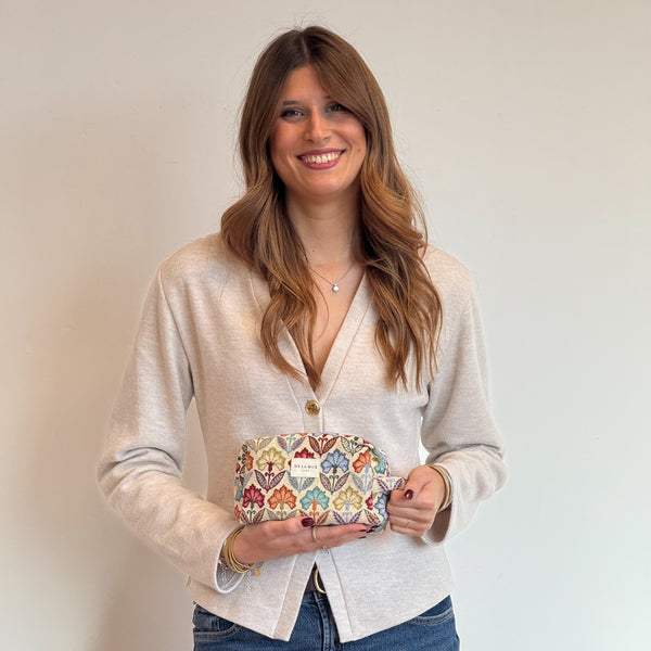 Model with the DE LA MUR Floral Jacquard Squared Makeup Bag – Multicolor (Flora)