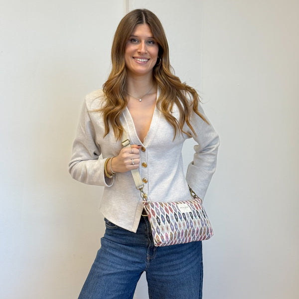 Model with the DE LA MUR Geometric Jacquard Clutch Handbag – Multicolor & Beige (Urban)