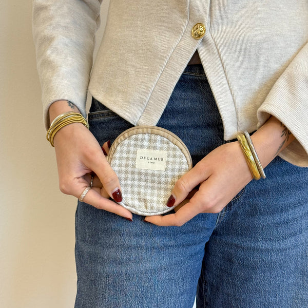 Model with the DE LA MUR Gingham Jacquard Round Coin Purse – Beige & Ecru (Vison)