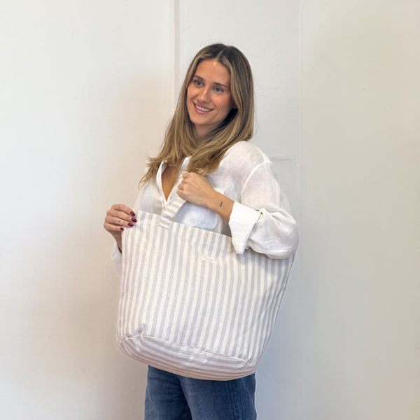 Model with the DE LA MUR Striped Large Zippered Tote Bag – Lilac & Gold (Lulil)
