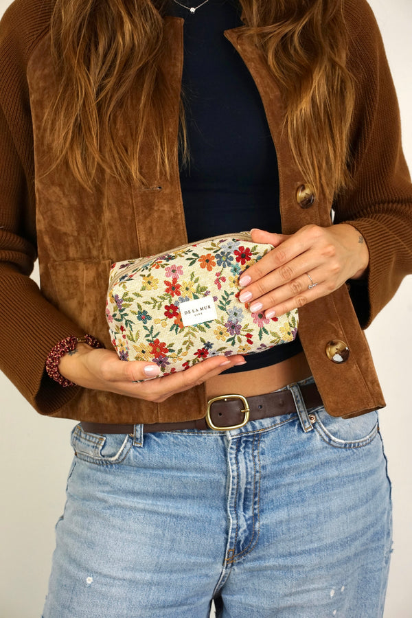 DE LA MUR Blum floral jacquard squared makeup bag, front view on white background