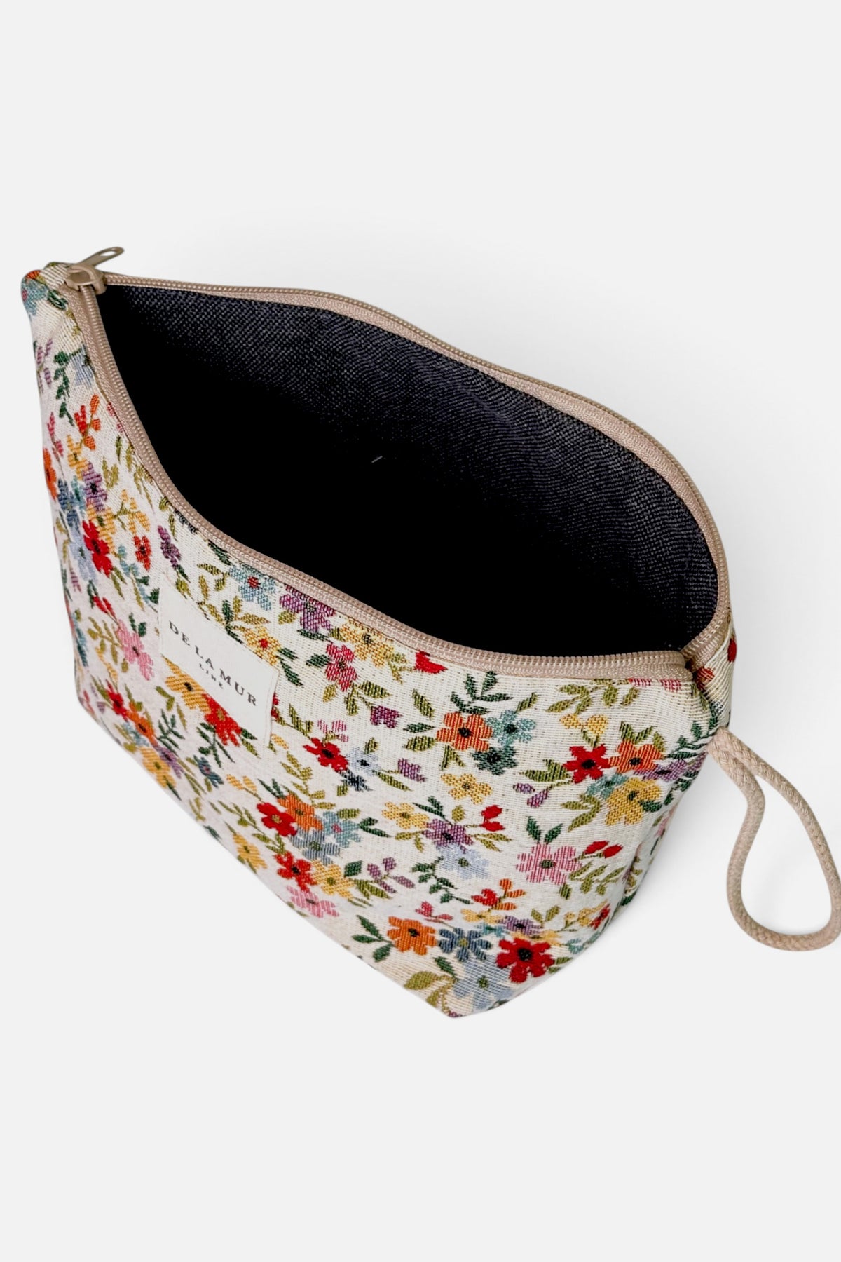 DE LA MUR Blum floral jacquard large makeup bag, detail of the handle and closure