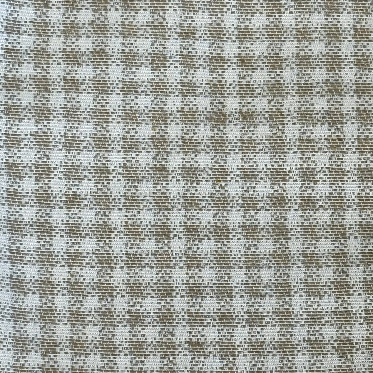 Close-up of the beige and off-white gingham jacquard weave, DE LA MUR Vison